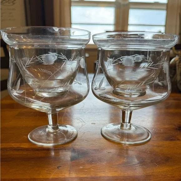 SEAFOOD/SHRIMP COCKTAIL VTG ETCHED FLORAL CUT GLASS
NOT FOR SALE - Picture 1 of 6